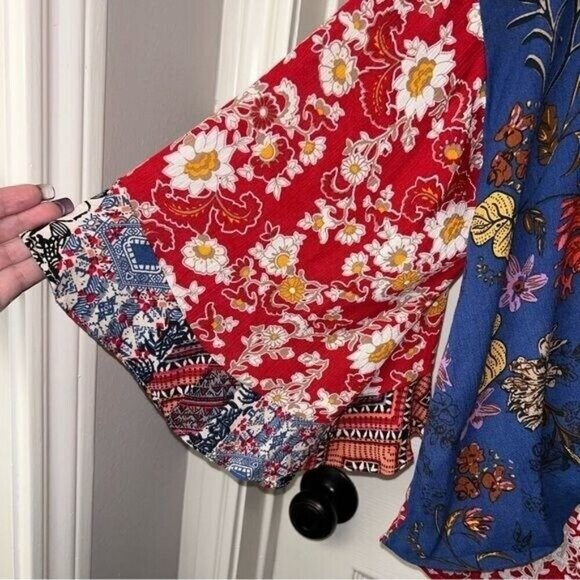 Umgee Multi Color Floral Boho V-Neck Button Up Flutter Sleeve Blouse Size Small - Picture 5 of 8